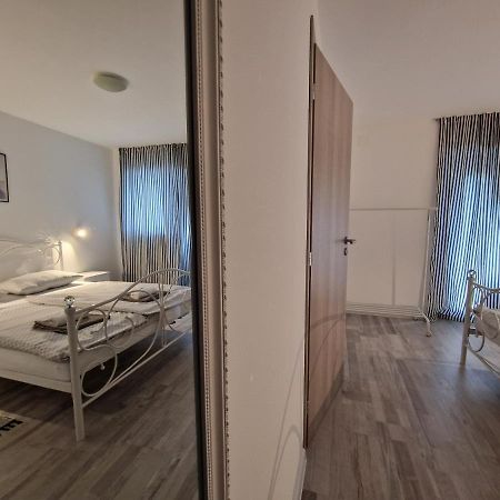 Apartman Castle Tusilovic Екстериор снимка
