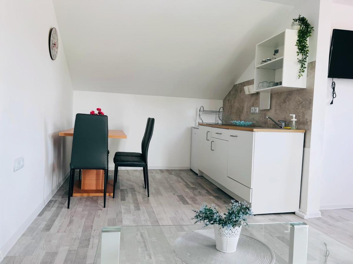 Apartman Castle Tusilovic Екстериор снимка