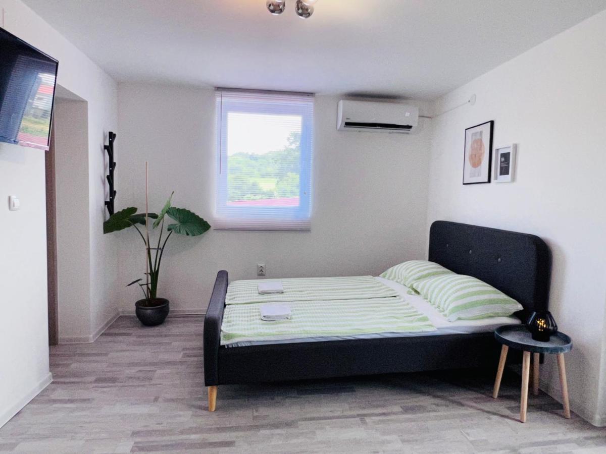 Apartman Castle Tusilovic Екстериор снимка